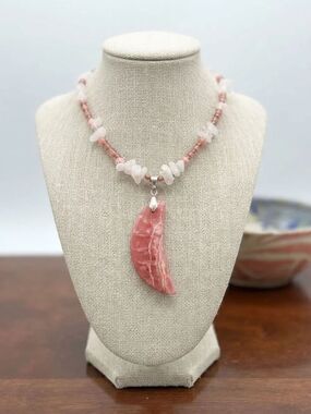 Vintage Pink Rhodochrosite Crescent Moon Pendant Necklace Crystal Chip Beaded